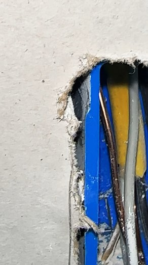 104K views · 2.5K reactions | Fixing drywall around an outlet box #Narrowayhomestead #homesteadtoktok #offgridlife #drywall #wallpatch #drywallrepair #drywallrepairs | Nate Petroski | Facebook