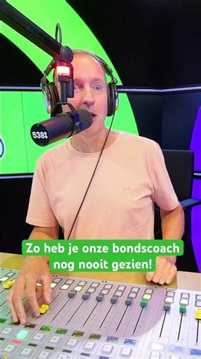 Zo heb je onze bondscoach nog nooit gezien! 😂 | #538 #Shorts