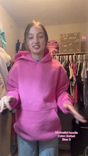 Reviewing Comfrt Hoodies: Minimalist and Travel Essentials