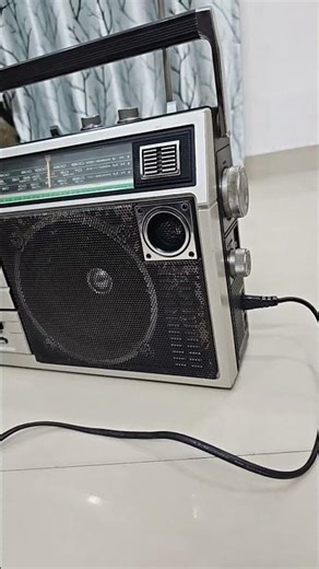 national Panasonic MW/SW1/SW2 & 3BAND RADIO CASSETTE RECORDER 90233 21435