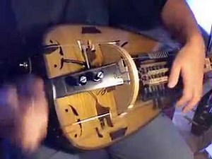 Vielle à roue solo ( hurdy gurdy) : "montée des bois de Vaux"(trad. Morvan)