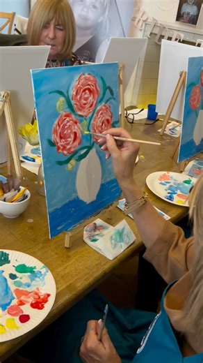 Flowers in bloom @thefatfoxcafeofficial 🌺🌼 How gorgeous are these flower paintings created at the beautiful @thefatfoxcafeofficial 💕 The most gorgeous setting for a very special bride to be 👰 Thank you so much for choosing @sparkandponder to host your celebrations, hope you all had a wonderful time! If you are planning a hen party for 2026 please get in touch early to secure your date, we work with many local and regional venues to organise the perfect celebration for your bride tribe! 🎨🖌️