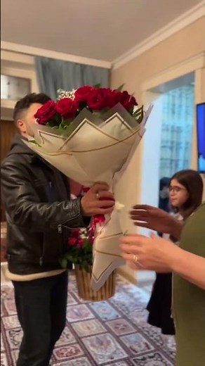 Bəz sizin ailədə neçə xanım var ? ( yəni neçə hədiyyə aldınız) Allah bütün qadınları xoşbaxt eləsin