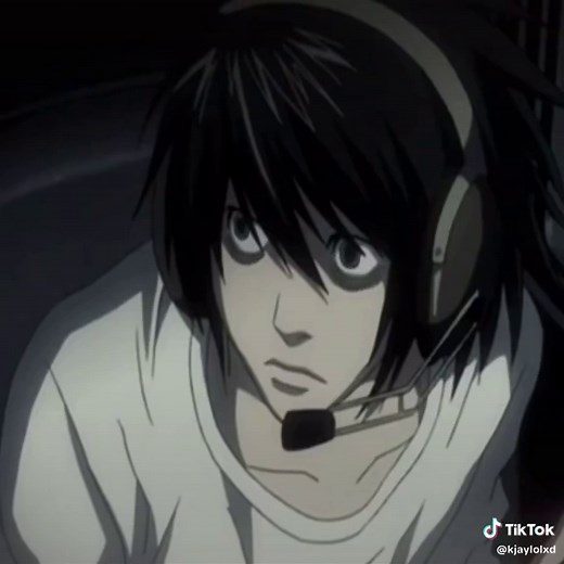 Death Note: Iconic Scene Featuring Light Yagami