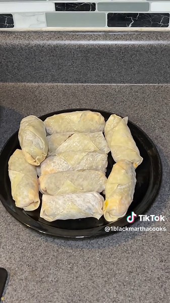 Delicious Cheeseburger Egg Rolls Recipe