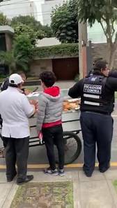 280K views · 1.9K reactions | #MIRAFLORES, Diez serenazgos golpeando...