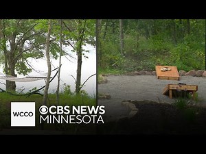 A mirrored cabin in Minnesota blends effortlessly into nature