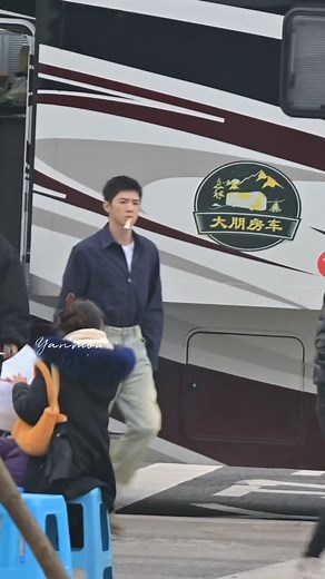 SÁNG NAY NHÌN TOẢN ĂN SÁNG ~ Uống gì ấy nhở kkk Cre: Yanmon leak 04.01 #白色橄榄树 #TheWhiteOliveTree #陈哲远 #ChenZheyuan #李瓒 #LiZan #CâyÔliuMàuTrắng #cayoliumautrang #COMTVNFP #TranTrietVien #TrầnTriếtViễn | Cây Oliu Màu Trắng VNFP - The White Olive Tree - 白色橄榄树 VietNam Fanpage