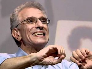 Antônio Abujamra interviews playwright Contardo Calligaris (Block 2)