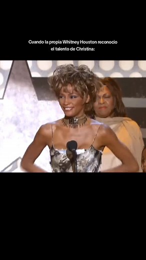 Christina Aguilera Canta 'Run To You' Frente a Whitney Houston