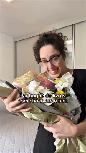DAR BUQUÊ DE LIVROS É FÁCIL? EU QUERO VER É ISSO...🤡🤡🤡