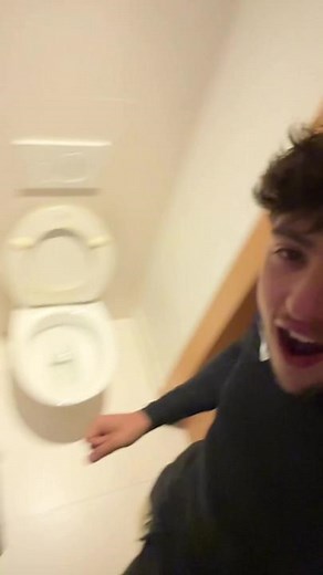 Va falloir payer la caution à ce niveau là 😂 #inox #pourmoi #pournous #toilette #jesuischoquer #lecacachallenge #legroscacatombedanslestoilettes #quiestsurleschiottes? #kawai #blkdesahshtag #inoxtag #teamcrotin