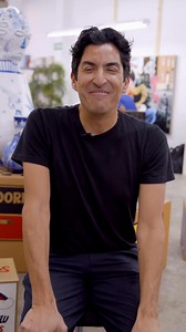 ¿Abstracto o figurativo? ¿Talento o disciplina? Eduardo Sarabia responde estas y otras preguntas sobre arte, procesos creativos y bloqueos. Descubre más de su obra: https://tinyurl.com/2y95g98f | Architectural Digest Mexico y Latinoamérica