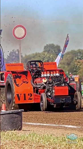 Tractor Pulling mit 1000 PS Panzer Motor - der Continental V12 AV1790 auf dem 'Silberfuchs'