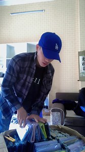 16K views · 461 reactions | 139k free ship inbox ngay để chon màu nào các khách yêu . hnab nyiaj los ntau heev, twg xav tau sau ntawv rau kuv tos messeger thiab zalo nawb. 139.000 vnd ib lub os . Maiv Thoj Viet Lao Brand zoo siab txais tos sawv daws os. zalo :0348074440 | Maiv Thoj Viet Lao Brand | Facebook