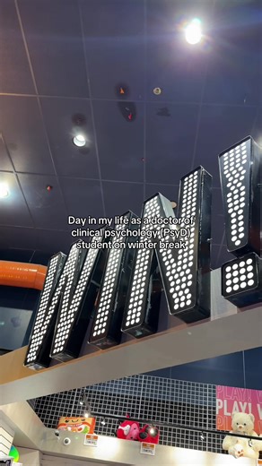Whenever I go to places like Dave & Buster’s, I spend hours playing games and always wind up walking out with a single candy and one bouncy ball 🤣 Unless you’re @hai then you walk out with everything 😩 #psyd #psydstudent #psychologystudent #gradschool #psydjourney Video description: grad student | doctoral student | doctorate | clinical psychology student | clinical psychology | psychology facts | psychology | doctoral student | grad school diml | psyd journey | day in the life psyd | future p