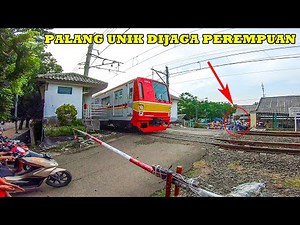 Mengunjungi Perlintasan Unik Yang Di Jaga Wanita Hebat. Wow Alarmnya Double