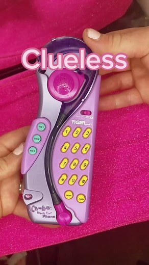 #clueless #cluelesshandsfreephone #luckyred #90s #goodmemories #thrifting #retro #90stoys