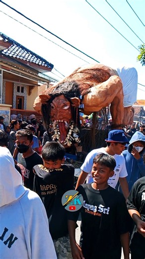 siluman lidah panjang