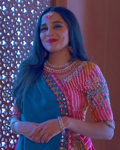 Times Music presents 'Popat Betho', New Gujarati Garba Song of 2024 sung by Kavya Limaye and composed by Sachin Limaye, Navratri Special Garba Song 2024. Singer: Kavya Limaye Composed by: Sachin Limaye Lyrics: Goswami Indirabetiji Music arranged and Produced by: Mir Desai Folk Violin: Jitendra Javda Flute: Sandeep Kulkarni Tutti: Durgesh Bhonsle Mixed and Mastered by Abhishek Ghatak Chorus: Drashti, Richa, Aarohi, Deshna , Jayraj, Moxit, Harsh Outfits Designed by: Prapti’s Redefine yourself. | T