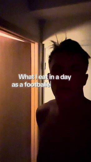 A Day in the Life: What a US Footballer Eats