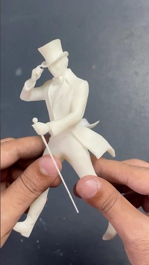 3D Printed Johnnie Walker whiskey statue - Designifying
