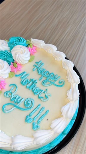 35 reactions | Moms are amazing and so are our DQ Ice Cream cakes  Celebrate the queen of your heart with a DQ Mother’s Day cake she’ll love ❤️ | Dairy Queen | Facebook