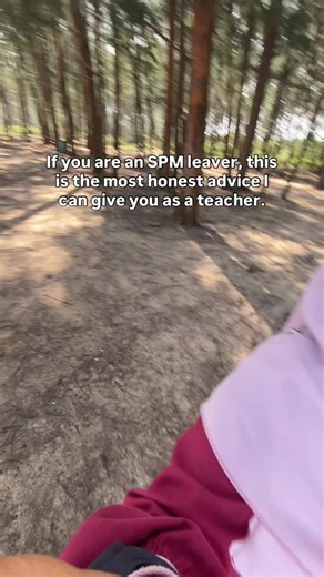 HONEST ADVICE FROM A TEACHER (SPM LEAVERS) If you are an SPM leaver, this is the most honest advice I can give you as a teacher. Many students believe that scholarships are only for those who achieve straight A’s. The truth is, scholarships are not awarded based on grades alone. What matters most is how prepared you are. Every year, I see capable students being rejected not because they are weak, but because they are unprepared. They do not know how to properly present themselves on paper. The d