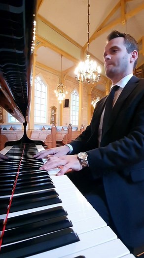 527K views · 41K reactions | Right Here Waiting - Richard Marx  #AndreEide #piano #pianist #norway #music #musikk #RichardMarx #RightHereWaiting | André Eide - Pianist | Facebook