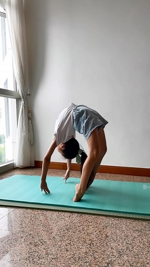 Skye said she learnt this yesterday at her gymnastics @rhythmandgroove 🥰 Camel to tip toe wheel pose to standing pose? 😂 She and I don’t know what is this exercise called lol 🙈 Have a great Sunday everyone! ❤️ . . . . . #littlegymnast #movement #rhythmicgymnastics #rg #littleyogi #mydaughter #fitspo #fitspiration #flexibility #flexibilitytraining #mobility #backbend #backbending #backbendpractice #mydaughter #mydaughterismyworld #gymnastics | Jiminyoga