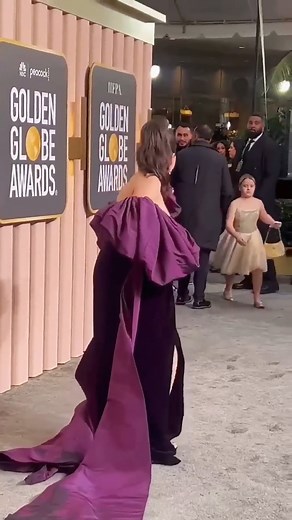 872K views · 10K reactions | Selena Gomez and her sister at Golden Globes 2023 _selenagomez _goldenglobes #reels #selenagomez | Entertainment | Facebook