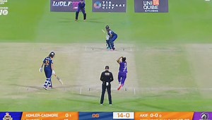 Akif javed bowling a powerplay over in t10 cricket against powerhouses like Andre Russell, Marcus stoinis and getting the better of them !!! | Shazib Sattar II
