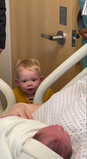 MOMMY! THAT’S MY SPOT!!” 😡😂 Toddler vs Newborn