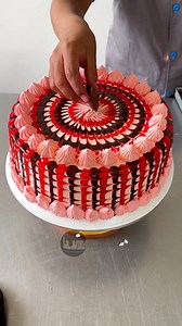 235K views · 2.1K reactions | tutorial para decorar tortas con canelones de chocolate y crema de frutilla | Cake Pie | Facebook