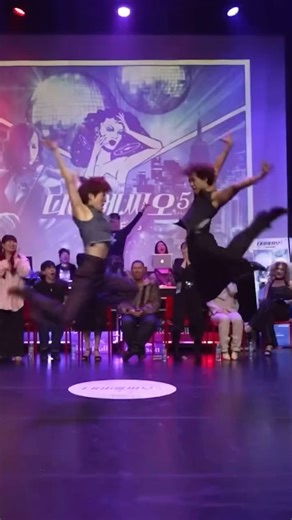 JEMIN on Instagram: "TWO HERO 老老 @danzelo2 & @jeminofficial What we showed on stage was truly amazing!! We will never forget this time when we grew up and communicated with each other through dance  D.I.S.C.O VOL.5 A category FINAL @inpose.evil_kr"