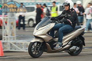 Harga Motor Bekas Honda PCX 150 2016 Akhir Tahun, Cuma Segini Nih Gengs - Otoseken