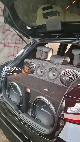 Exploring the Best Car Sound Systems Choices