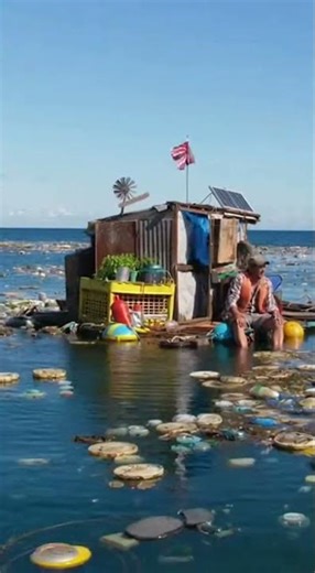 Someone Is Living in the Pacific Garbage Patch😳🌊#shorts