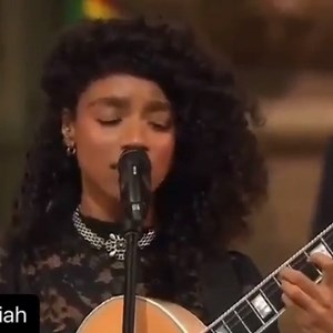 Loving Lianne La Havas's version of "Say A Little Prayer" 🎶 | Burt Bacharach