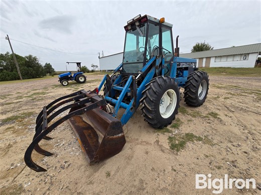 1993 Ford New Holland 9030 Versatile Bi-Directional 4WD Tractor W/Grapple Loader | Agriculture