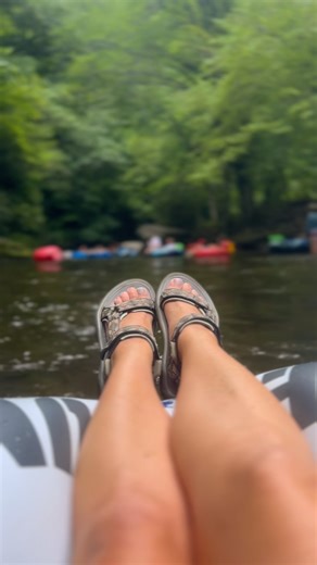 🛶 Ever hiked a trail just to float back down it? Welcome to Deep Creek, where the hike is short, the float is fun, and the water? Fresh outta the fridge ❄️ Most people hike about 1 mile up from the parking area — stopping right at the “No tubing beyond this point” sign (just before Indian Creek Falls). Then it’s a splashy ride back past Tom Branch Falls. 📱 I filmed using a waterproof phone pouch with a lanyard — 10/10 recommend if you don’t want to sacrifice your phone to the creek gods. 🛟 Br