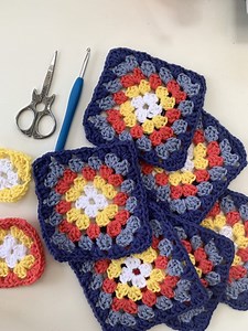 Joining Granny Squares or Continuous Join As You Go (CJAYG) - off the hook for you
