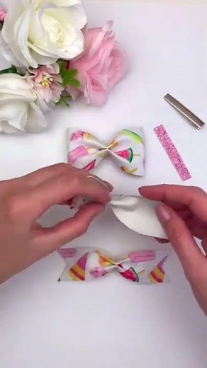 Sailor Pinch Hair Bow Tutorial (template linked in the comments) | Miss O Crafts