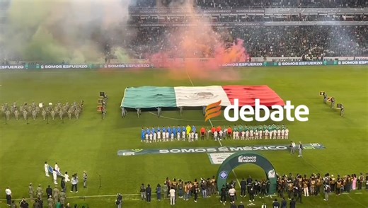 🇲🇽🕊️ Minuto de silencio en La Corregidora en homenaje a los elementos caídos durante operativo contra 'El Mencho'. Un momento solemne que unió a la afición en señal de respeto y memoria. 🕯️🏟️ 📹 Oscar Torres / DEBATE | Debate