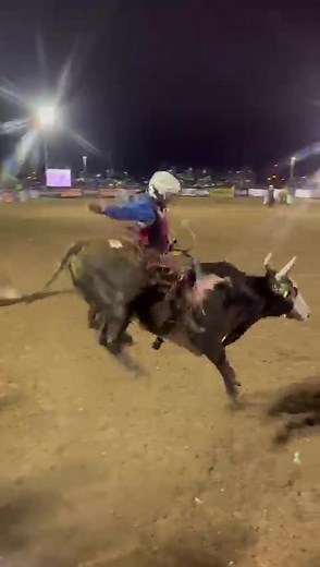 #mexico #mex #rodeocompleto #tiktok #cowboy #musica #pbr #cuernoschuecos #tendencia #bullrider #bullriding #rodeotok #monta #bullfighting #viral #vidavaquera