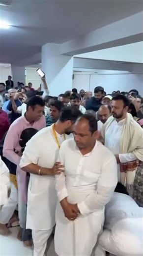 gurudev Sri Sri Ravi Shankar Ji meeting all the devotees at Rishikesha#master #shorts