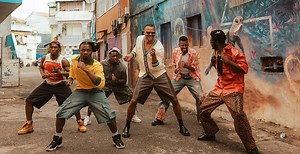 Mohombi dévoile “Mamadona” et impose son Afro Disco au cœur de l’été !