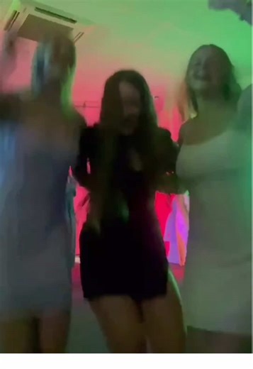ON THE DANCE FLOOR ‼️🪩🕺 #fyp @c @megann