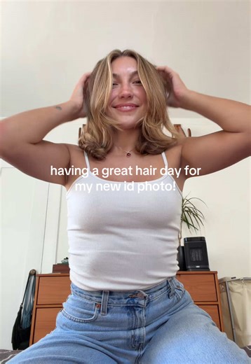 did me so dirty for the second time. please tell me this has happened to someone else :,) #driverslicensephoto #shortgirl #dmv