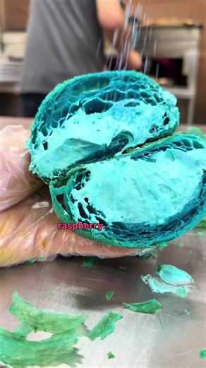 🥐 Croissant flavors for October 8–12! Buttercream: • Pistachio 💚 • Nutella 🍫 • Biscoff 🍪 • Peanut butter 🥜 Mascarpone: • Blue raspberry 💙 • Chocolate mango 🥭🍫 • Pumpkin 🎃 • Tiramisu made with coffee dough ☕🤎 My personal favorite! #bakery #seattle #croissant #mango #fall